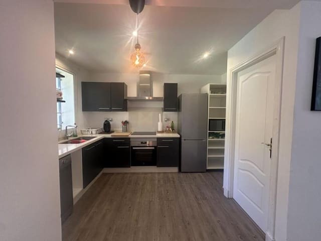 Maison de Ville de 3 chambres à louer à Los Naranjos, Marbella avec piscine garage - 2 700 € (Ref: 9793930)