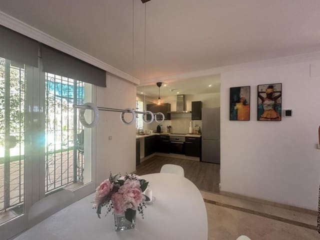 Maison de Ville de 3 chambres à louer à Los Naranjos, Marbella avec piscine garage - 2 700 € (Ref: 9793930)
