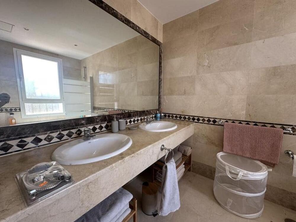 Maison de Ville de 3 chambres à louer à Marbella avec piscine garage - 2 700 € (Ref: 9793930)