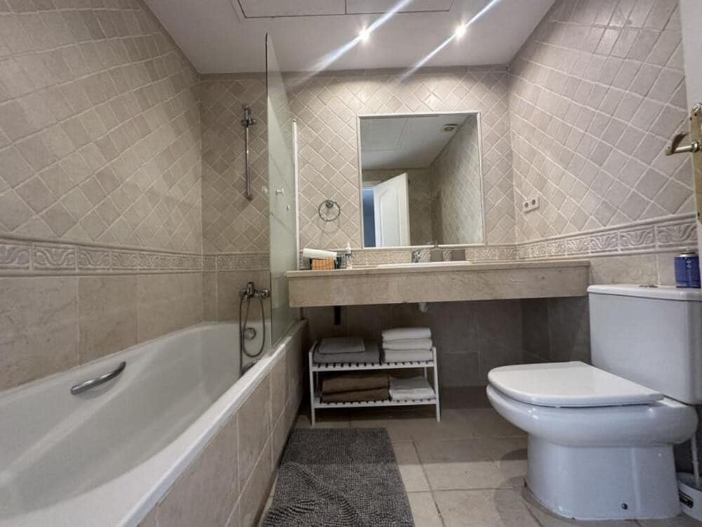 Maison de Ville de 3 chambres à louer à Marbella avec piscine garage - 2 700 € (Ref: 9793930)