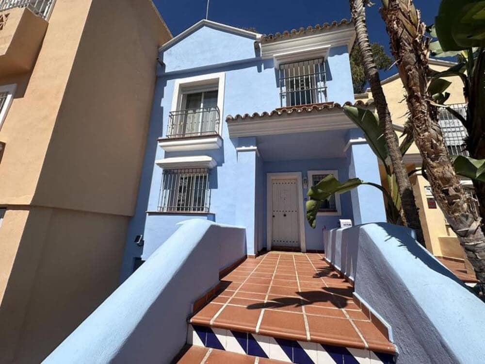 Maison de Ville de 3 chambres à louer à Marbella avec piscine garage - 2 700 € (Ref: 9793930)