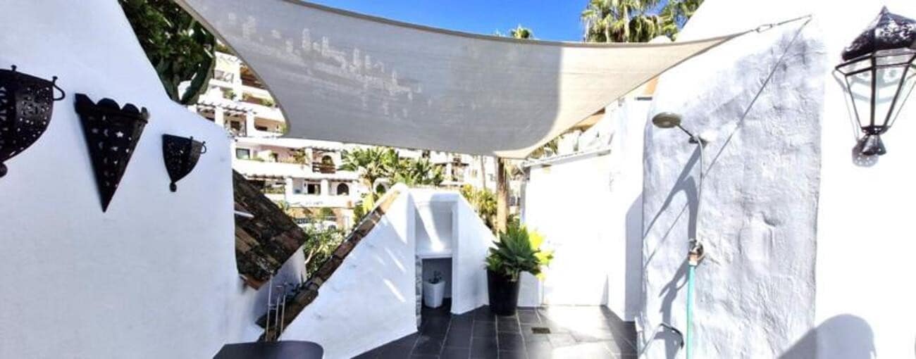 3 soveværelse Byhus til leje i Marbella med swimmingpool garage - € 2.750 (Ref: 9796839)