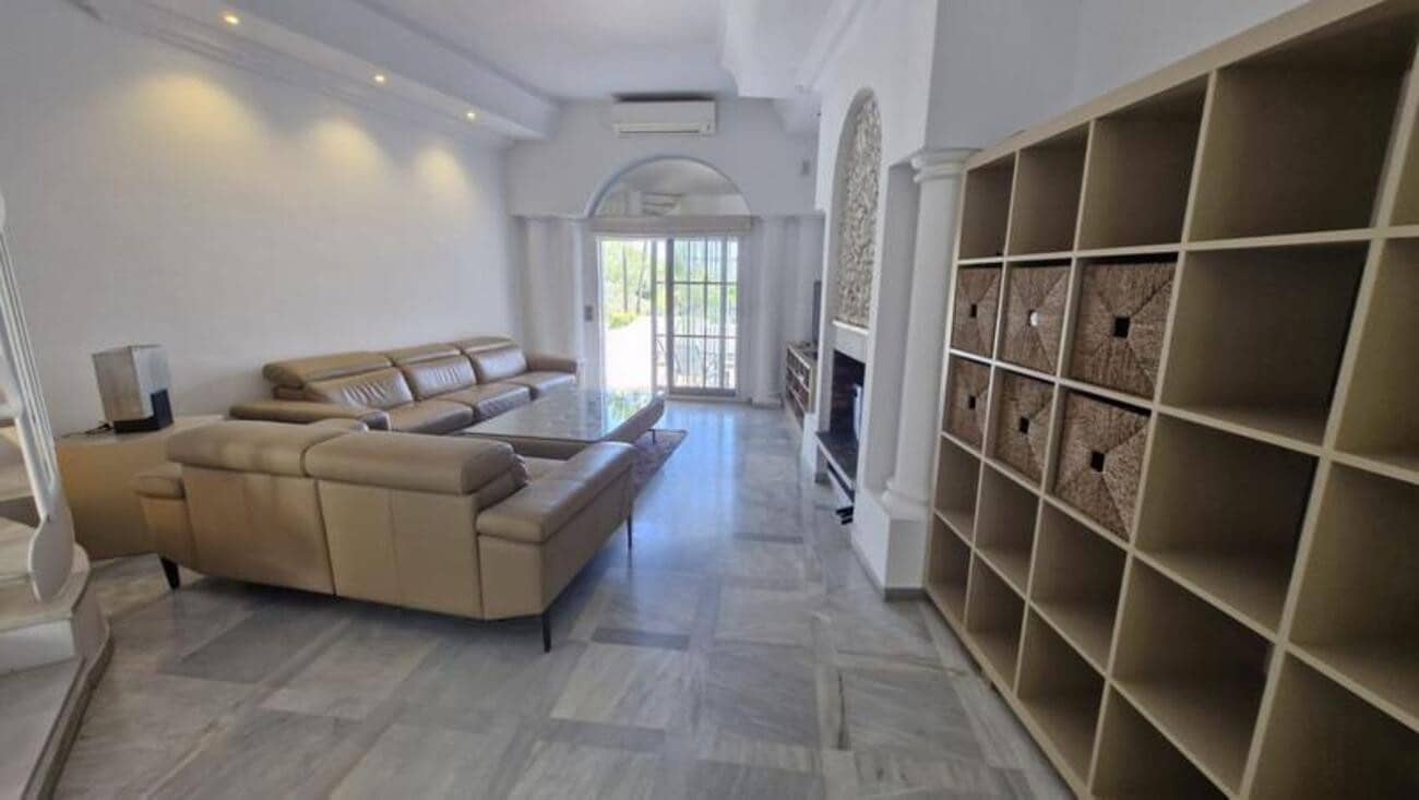 3 soveværelse Byhus til leje i Marbella med swimmingpool garage - € 2.750 (Ref: 9796839)