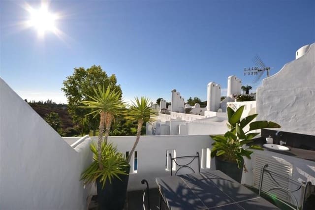 3 soveværelse Byhus til leje i Lomas De Marbella, Marbella med swimmingpool garage - € 2.750 (Ref: 9796839)
