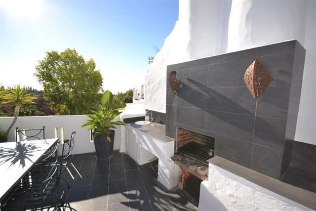 3 soveværelse Byhus til leje i Lomas De Marbella, Marbella med swimmingpool garage - € 2.750 (Ref: 9796839)