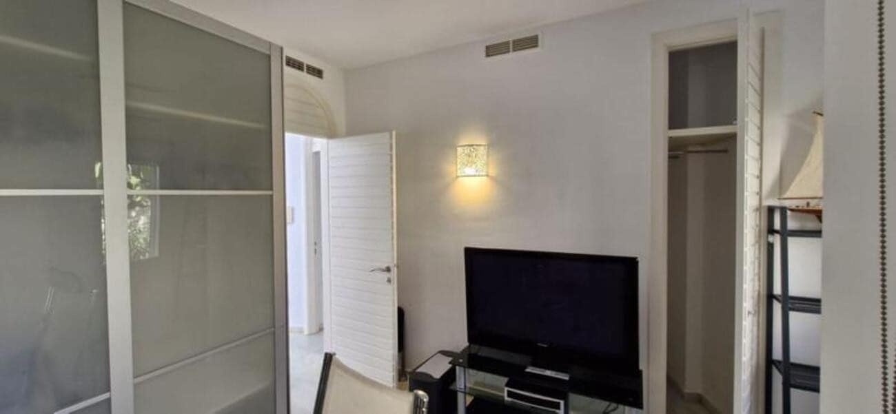 3 soveværelse Byhus til leje i Marbella med swimmingpool garage - € 2.750 (Ref: 9796839)