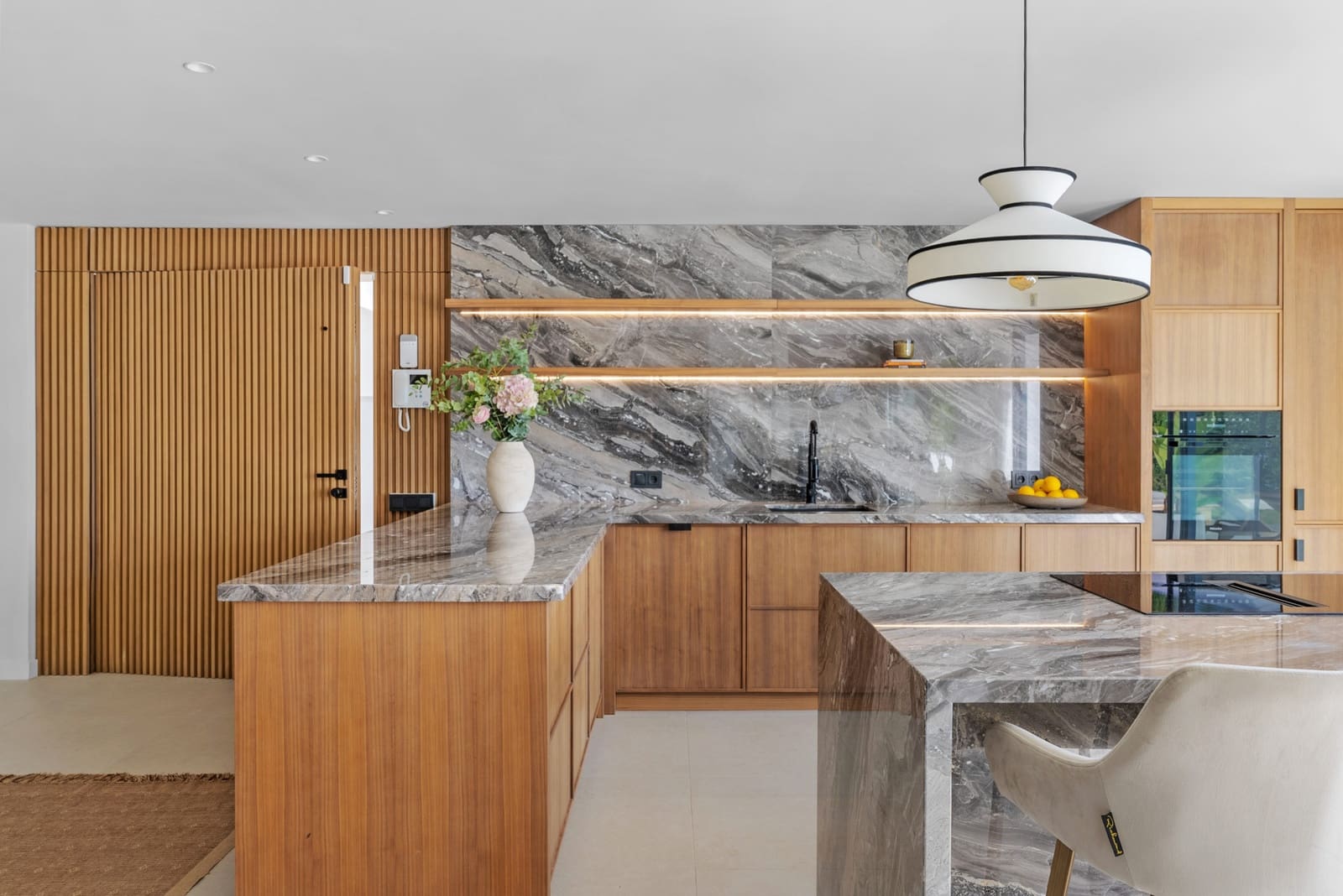 4 sovrum Villa till salu i Nueva Andalucia med pool garage - 2 895 000 € (Ref: 9796840)