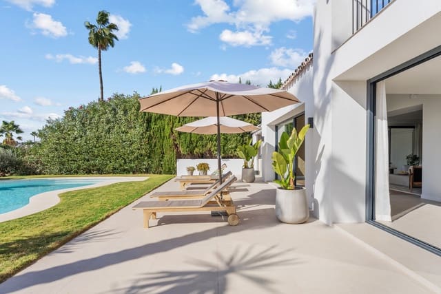 Chalet de 4 habitaciones en Nueva Andalucía Centro, Marbella en venta con piscina garaje - 2.895.000 € (Ref: 9796840)