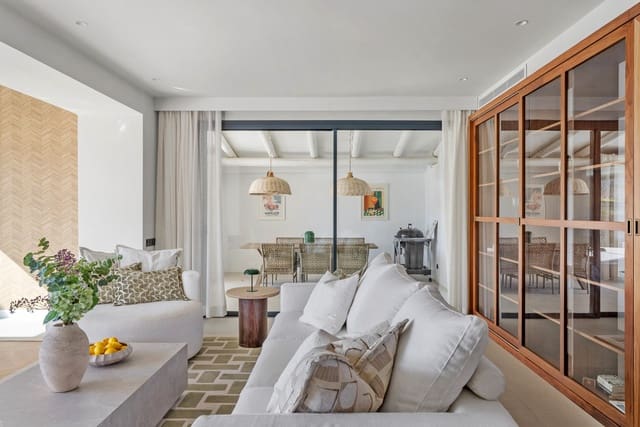 Chalet de 4 habitaciones en Nueva Andalucía Centro, Marbella en venta con piscina garaje - 2.895.000 € (Ref: 9796840)