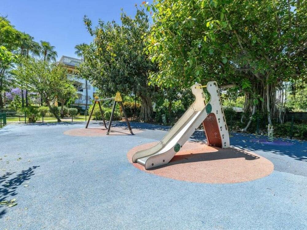 2 sovrum Lägenhet att hyra i Marbella med pool garage - 2 500 € (Ref: 9798553)