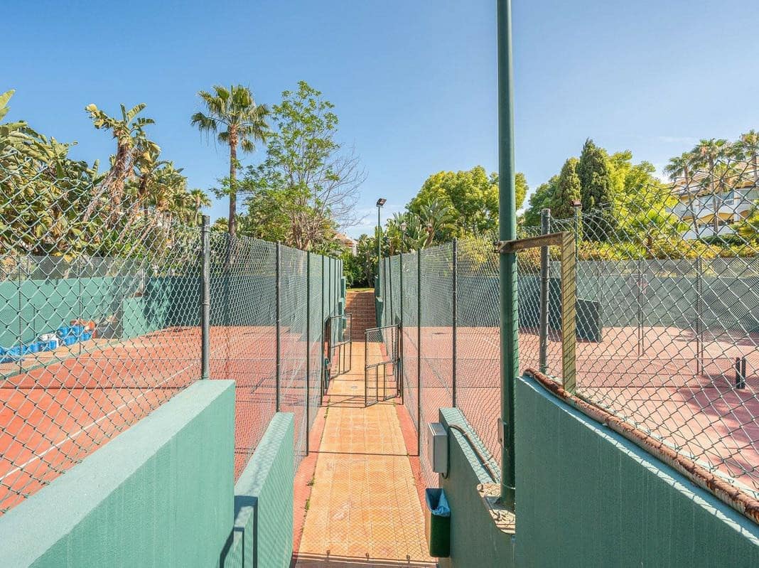 2 sovrum Lägenhet att hyra i Marbella med pool garage - 2 500 € (Ref: 9798553)