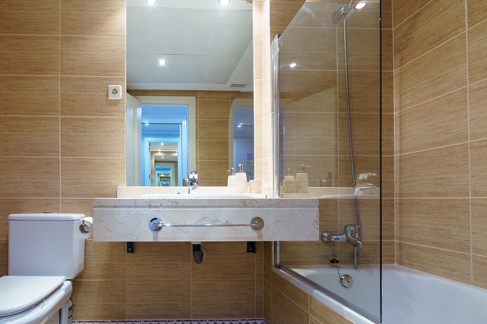 2 sovrum Lägenhet att hyra i Marbella med pool garage - 2 500 € (Ref: 9798553)