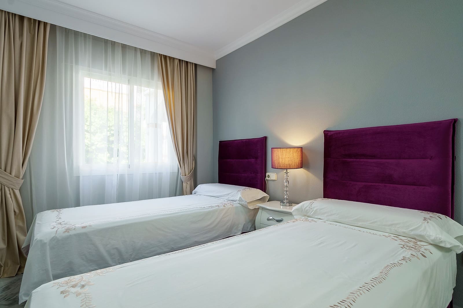 2 sovrum Lägenhet att hyra i Marbella med pool garage - 2 500 € (Ref: 9798553)