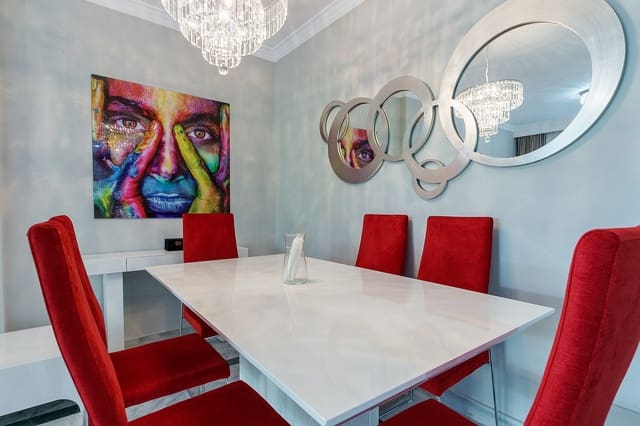 Apartamento de 2 habitaciones en La Dama de Noche - La Alzambra, Marbella en alquiler con piscina garaje - 2.500 € (Ref: 9798553)