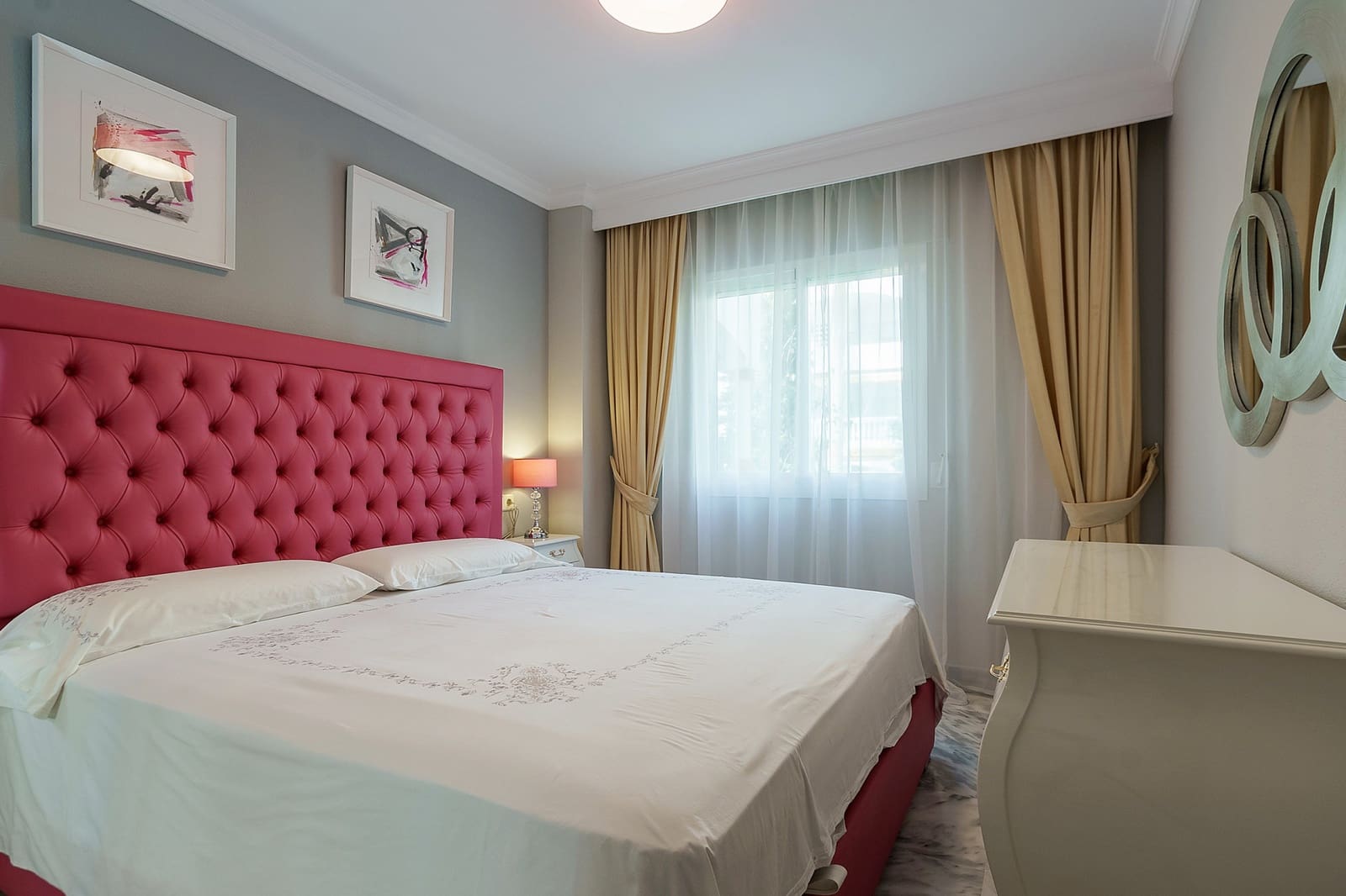 2 sypialnia Apartament do wynajęcia w Marbella z basenem garażem - 2 500 € (Ref: 9798553)