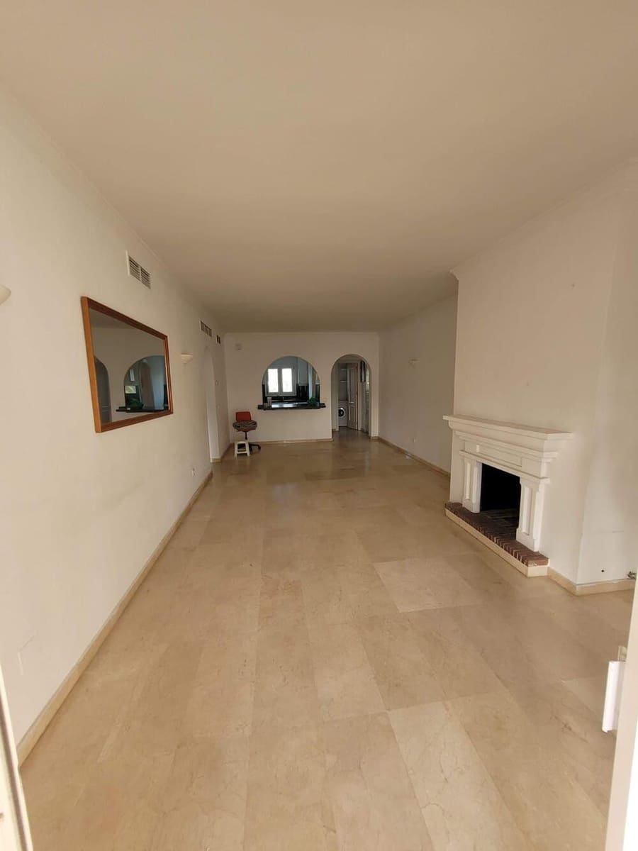 3 chambre Appartement à vendre à Estepona avec piscine garage - 665 000 € (Ref: 9798555)