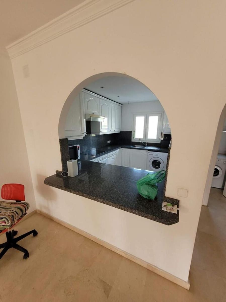 3 chambre Appartement à vendre à Estepona avec piscine garage - 665 000 € (Ref: 9798555)