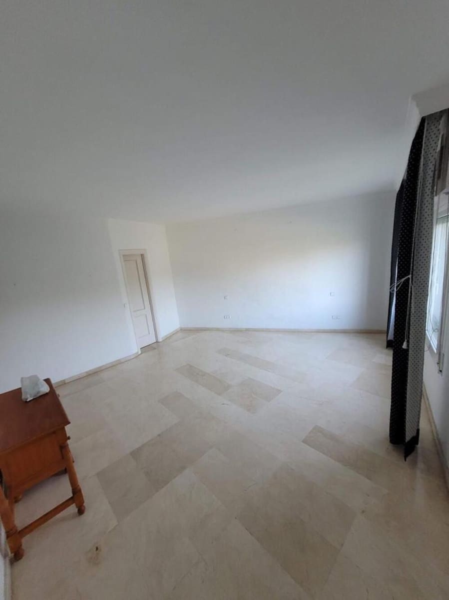 3 chambre Appartement à vendre à Estepona avec piscine garage - 665 000 € (Ref: 9798555)