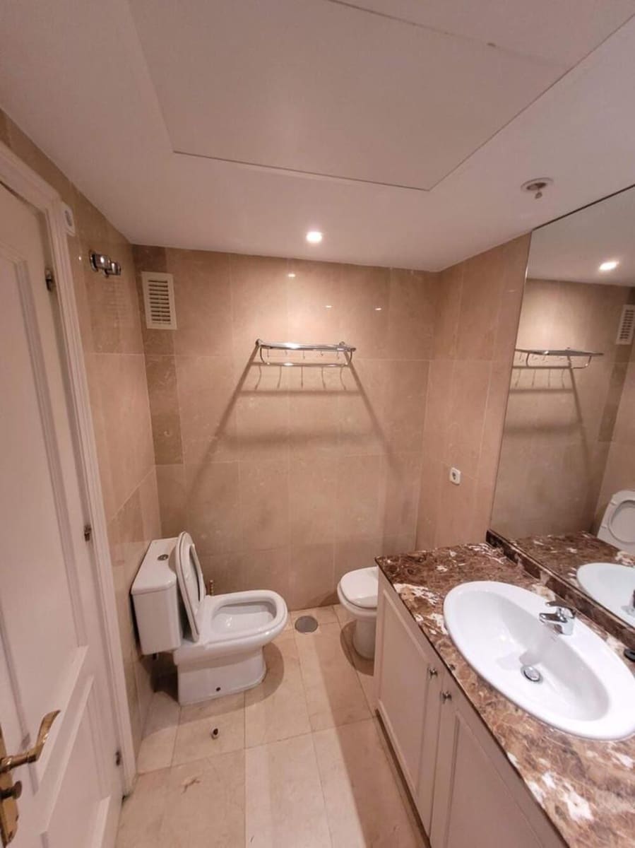 3 chambre Appartement à vendre à Estepona avec piscine garage - 665 000 € (Ref: 9798555)