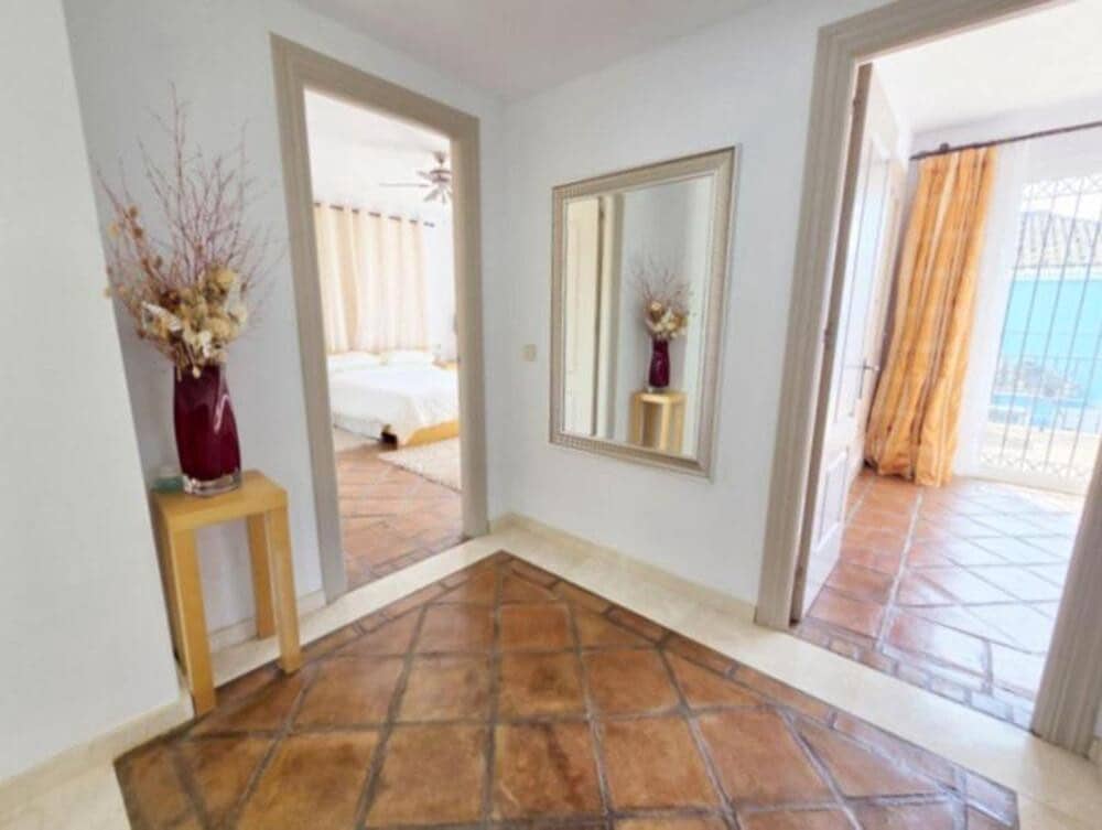 4 sovrum Villa till salu i La Duquesa / Puerto de la Duquesa med pool garage - 895 000 € (Ref: 9798556)