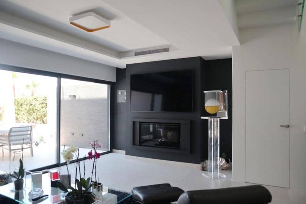 Villa/Maison Semi-Mitoyenne de 3 chambres à louer à Estepona avec piscine garage - 8 000 € (Ref: 9798558)