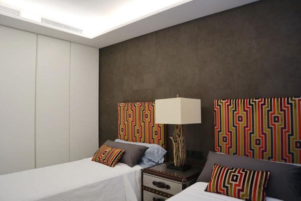 Villa/Maison Semi-Mitoyenne de 3 chambres à louer à Estepona avec piscine garage - 8 000 € (Ref: 9798558)