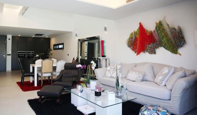 3 bedroom Semi-detached Villa for rent in Guadalobón, Estepona with pool garage - € 8,000 (Ref: 9798558)