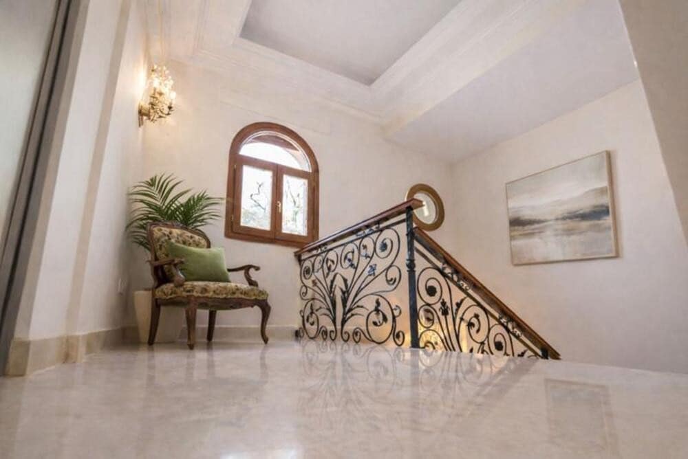 5 soveværelse Villa til leje i Marbella med swimmingpool garage - € 9.500 (Ref: 9798559)