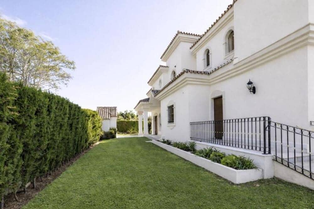 5 soveværelse Villa til leje i Marbella med swimmingpool garage - € 9.500 (Ref: 9798559)
