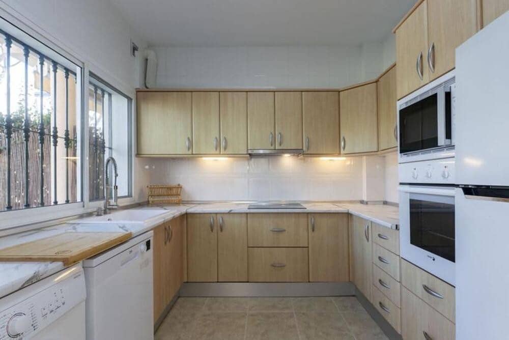 3 makuuhuone Paritalo myytävänä paikassa Marbella mukana uima-altaan 
autotalli - 649 000 € (Ref: 9798560)