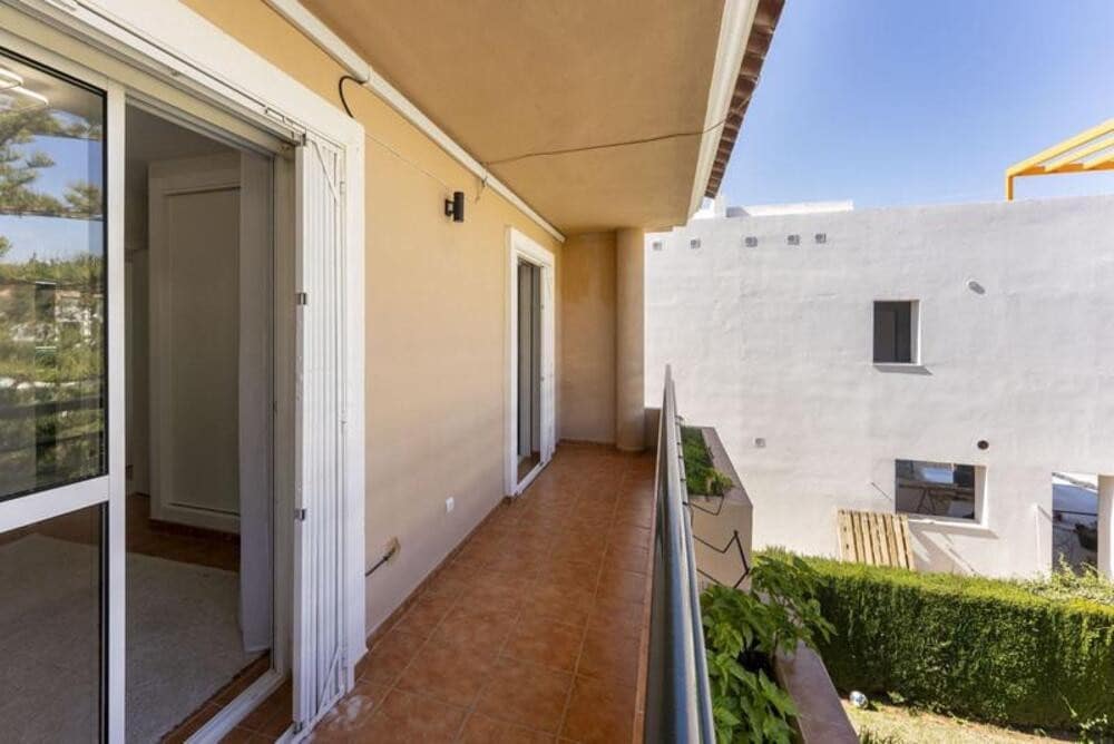 3 makuuhuone Paritalo myytävänä paikassa Marbella mukana uima-altaan 
autotalli - 649 000 € (Ref: 9798560)