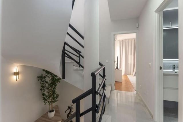 3 soveværelse Semi-Rækkehus til salg i Cabopino - Artola, Marbella med swimmingpool garage - € 649.000 (Ref: 9798560)