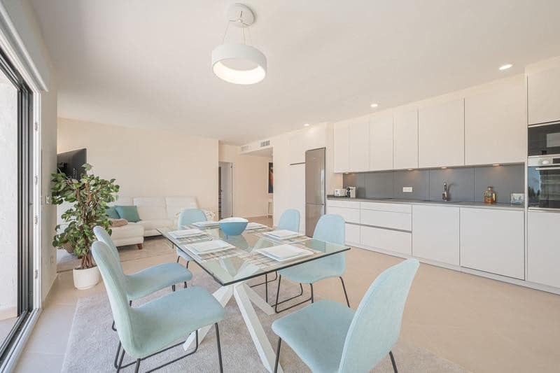 2 Zimmer Apartment zu vermieten in Marbella mit Pool Garage - 3.500 € (Ref: 9803988)