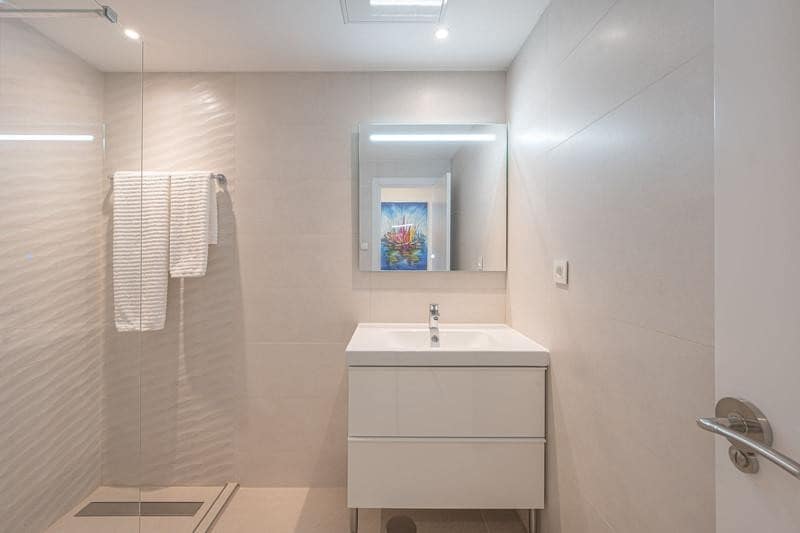 2 Zimmer Apartment zu vermieten in Marbella mit Pool Garage - 3.500 € (Ref: 9803988)