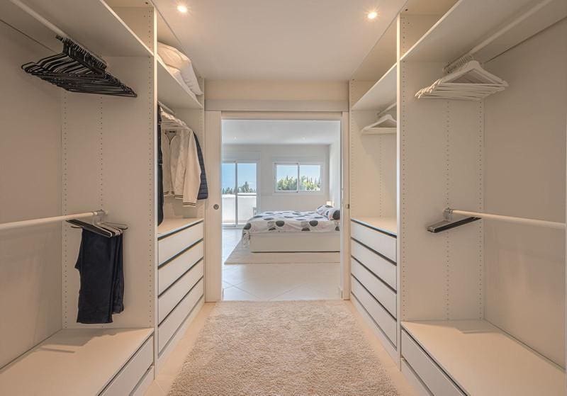 2 Zimmer Apartment zu vermieten in Marbella mit Pool Garage - 3.500 € (Ref: 9803988)