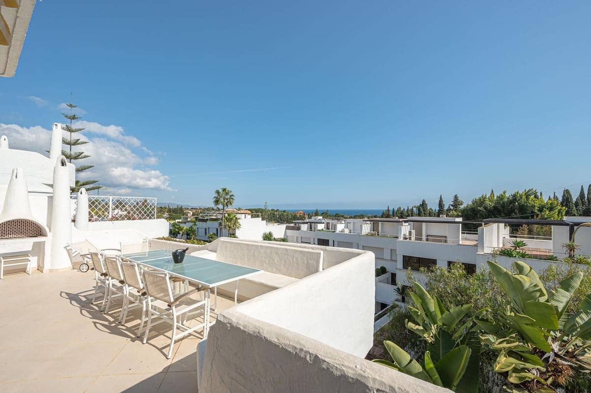 2 Zimmer Apartment zu vermieten in Marbella mit Pool Garage - 3.500 € (Ref: 9803988)