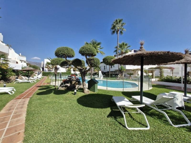 2 Zimmer Apartment zu vermieten in Marbella mit Pool Garage - 3.500 € (Ref: 9803988)