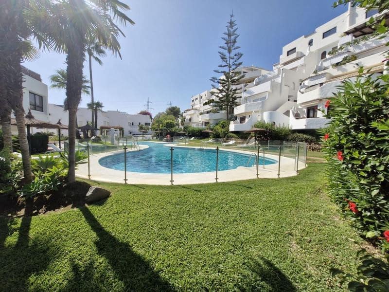 2 Zimmer Apartment zu vermieten in Marbella mit Pool Garage - 3.500 € (Ref: 9803988)