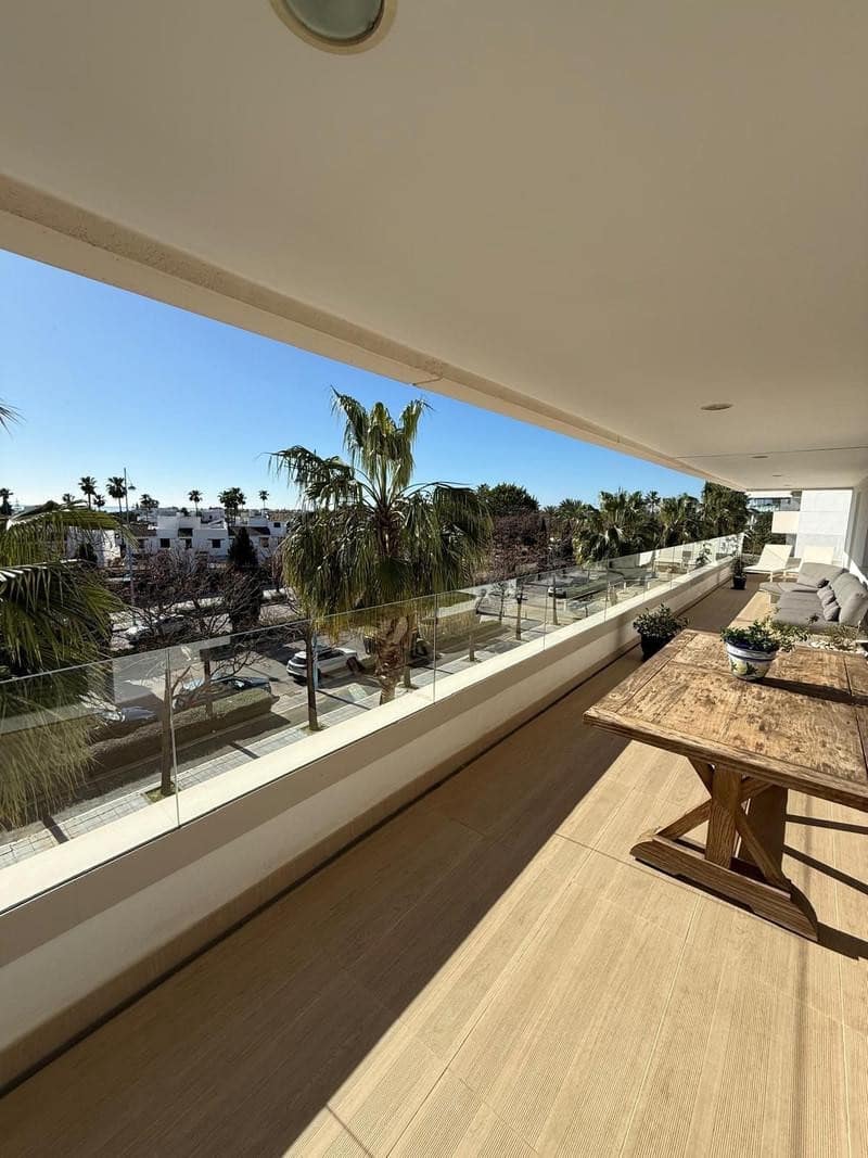 3 makuuhuone Huoneisto vuokrattavana paikassa San Pedro de Alcantara mukana uima-altaan 
autotalli - 3 400 € (Ref: 9803989)