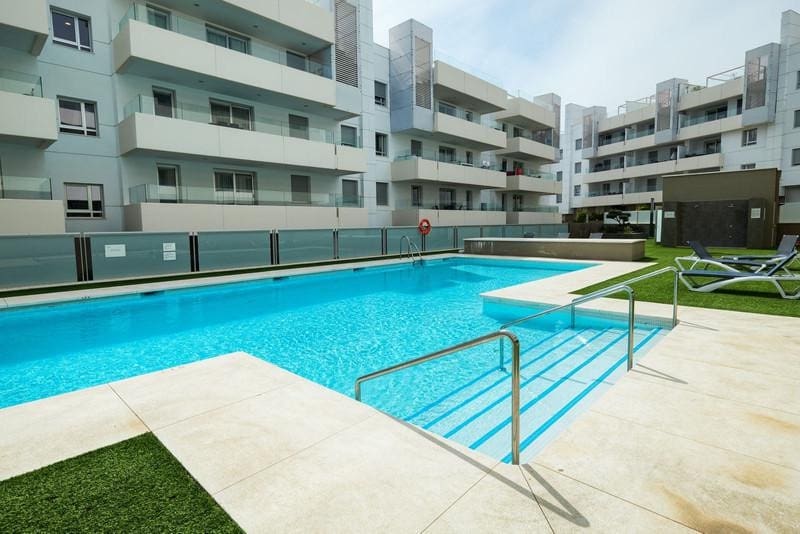 3 makuuhuone Huoneisto vuokrattavana paikassa San Pedro de Alcantara mukana uima-altaan 
autotalli - 3 400 € (Ref: 9803989)