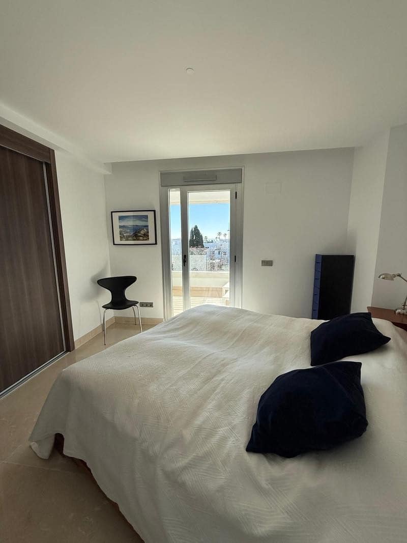 3 makuuhuone Huoneisto vuokrattavana paikassa San Pedro de Alcantara mukana uima-altaan 
autotalli - 3 400 € (Ref: 9803989)