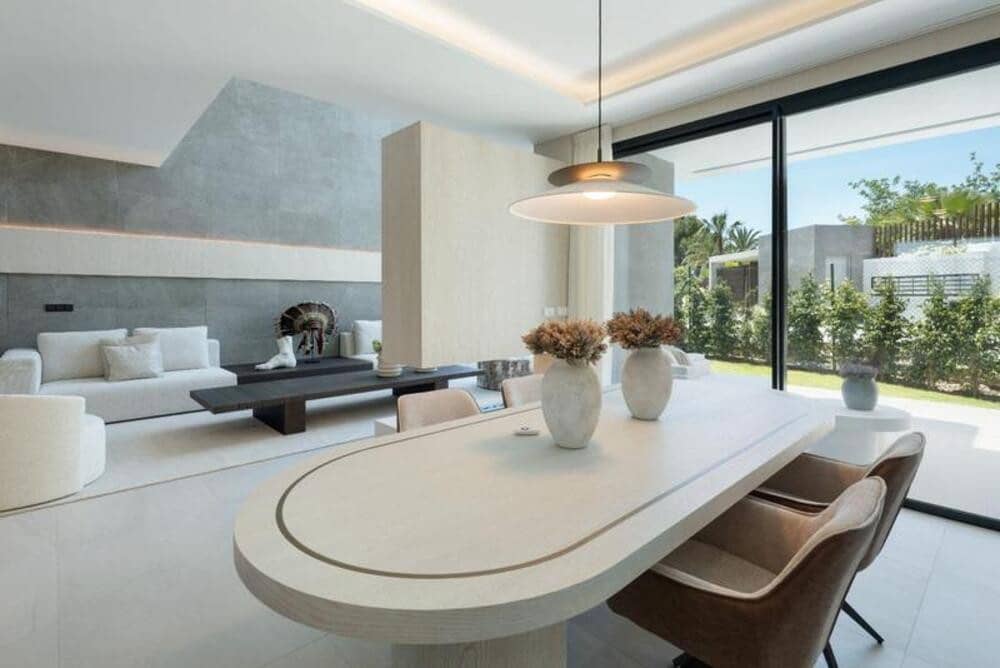 4 bedroom Semi-detached Villa for sale in Marbella with pool garage - € 1,295,000 (Ref: 9803991)