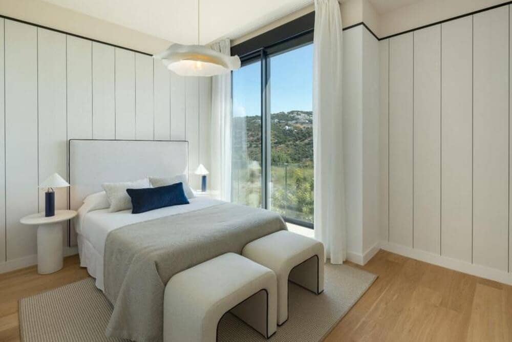 4 bedroom Semi-detached Villa for sale in Marbella with pool garage - € 1,295,000 (Ref: 9803991)