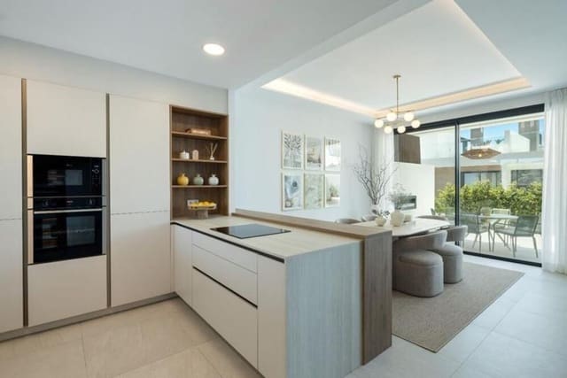 4 soverom Kjedet enebolig til salgs i Río Real, Marbella med svømmebasseng garasje - € 1 295 000 (Ref: 9803991)