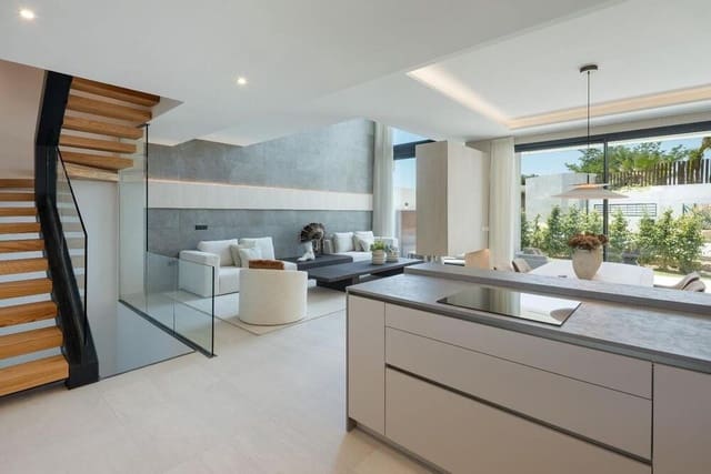 4 soverom Kjedet enebolig til salgs i Río Real, Marbella med svømmebasseng garasje - € 1 295 000 (Ref: 9803991)