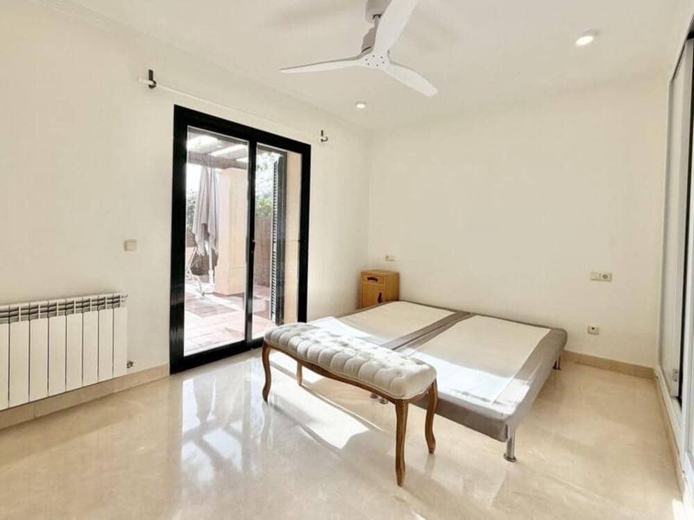 Apartamento de 3 habitaciones en Marbella en alquiler con piscina garaje - 3.000 € (Ref: 9803992)