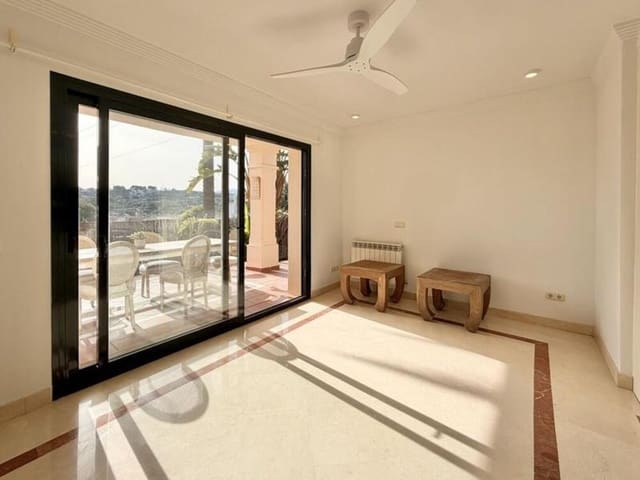 Apartamento de 3 habitaciones en Aloha Golf, Marbella en alquiler con piscina garaje - 3.000 € (Ref: 9803992)