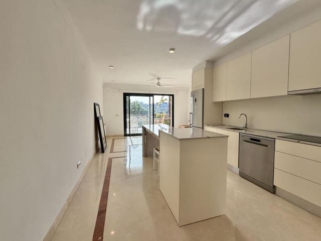 Apartamento de 3 habitaciones en Aloha Golf, Marbella en alquiler con piscina garaje - 3.000 € (Ref: 9803992)