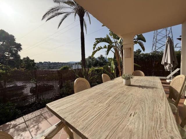 Apartamento de 3 habitaciones en Aloha Golf, Marbella en alquiler con piscina garaje - 3.000 € (Ref: 9803992)