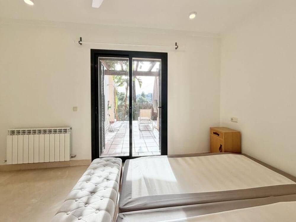 3 bedroom Apartment for rent in Marbella with pool garage - € 3,000 (Ref: 9803992)